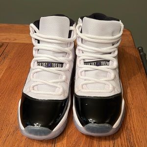 Air Jordan Retro 11 white&black size 6.5Y